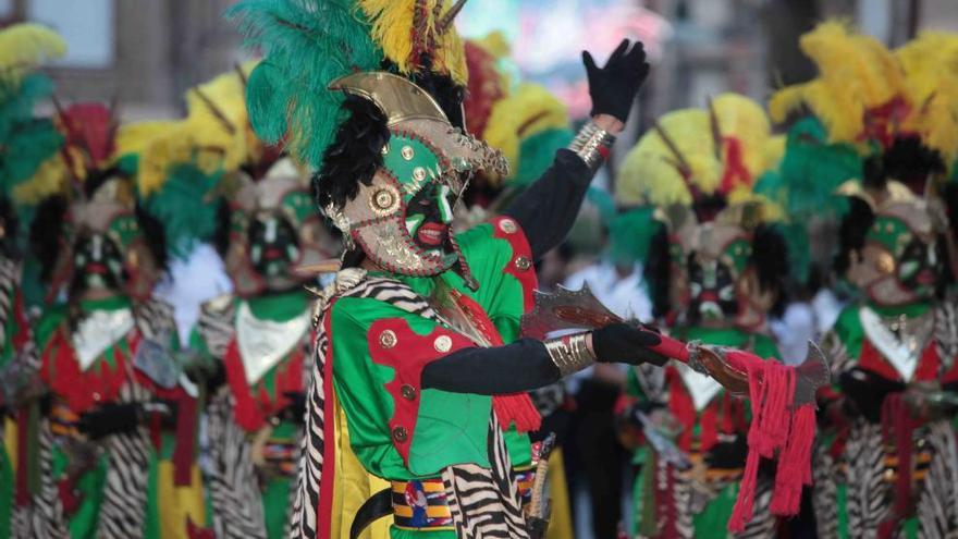 Imagen de una espectacular escuadra del bando moro que ha tomado parte en el desfile.