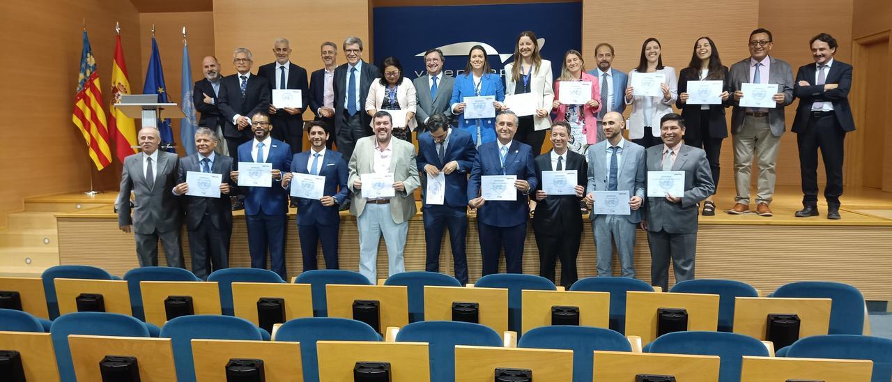 Participantes en la jornada organizada por la APV.