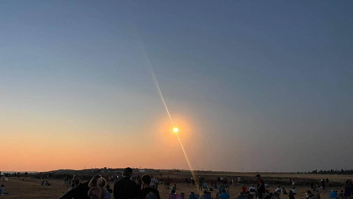GALERÍA | Toro oscurecido con motivo del eclipse
