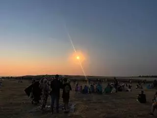 Toro se sumergió en el silencio para contemplar un eclipse histórico