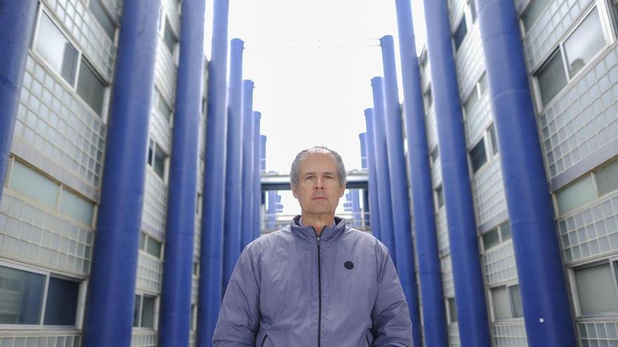 Alonso Hernández Guerra, galardonado con el Can de las Ciencias por el Cabildo de Gran Canaria: "El talento investigador del Archipiélago tiene que regarse para que florezca"