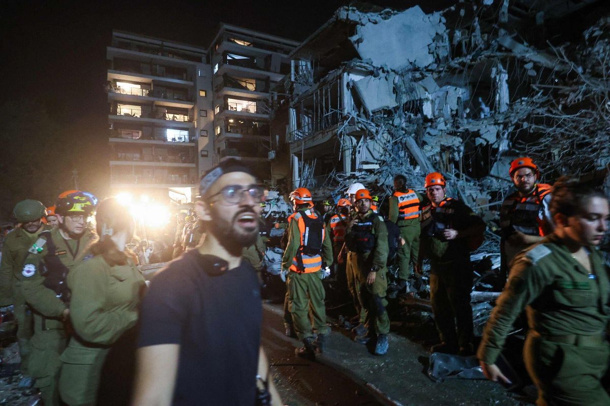 Iran lanza misiles sobre Tel Aviv respondiendo el ataque de Israel