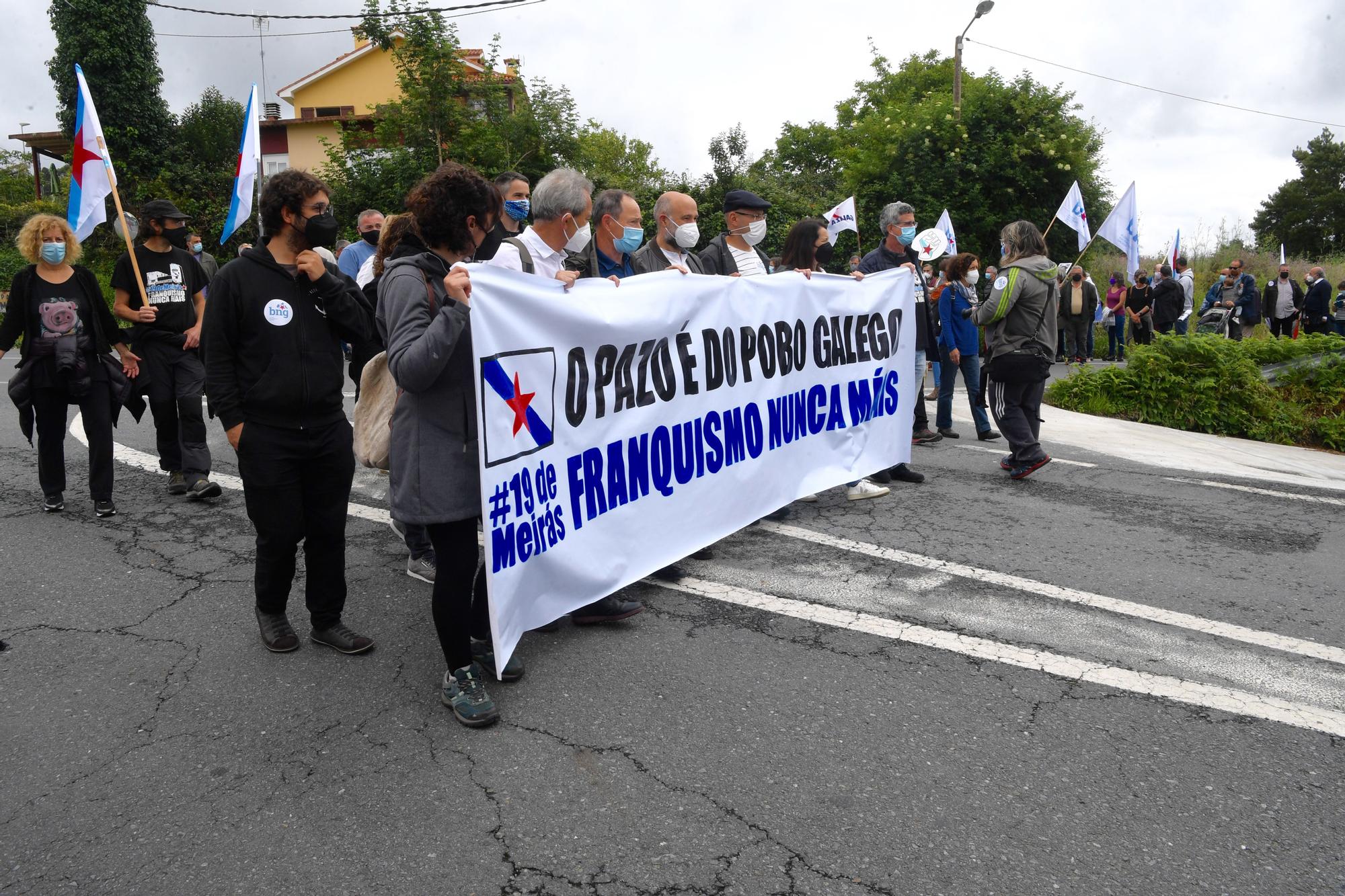 Más de 300 personas se manifiestan contra "nuevo expolio" en Pazo de Meirás