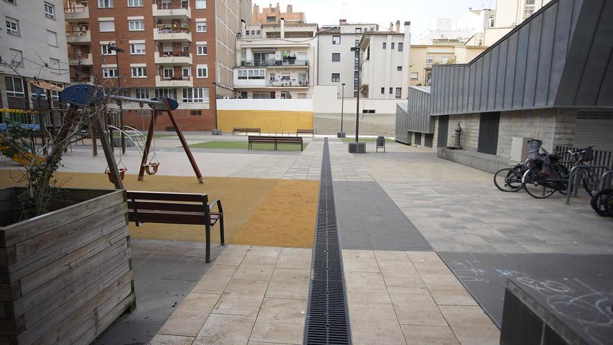 Deu comunitats de veïns de l'Eixample es queixen de l'incivisme a la plaça Pallach de Girona