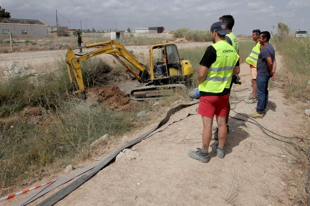 Protesta agricultores por el sellado del desagüe