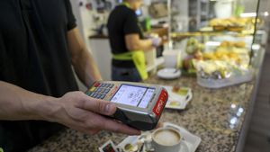 La caiguda del núvol d’Amazon paralitza els pagaments a Espanya i causa errors en datàfons, caixers i Bizum