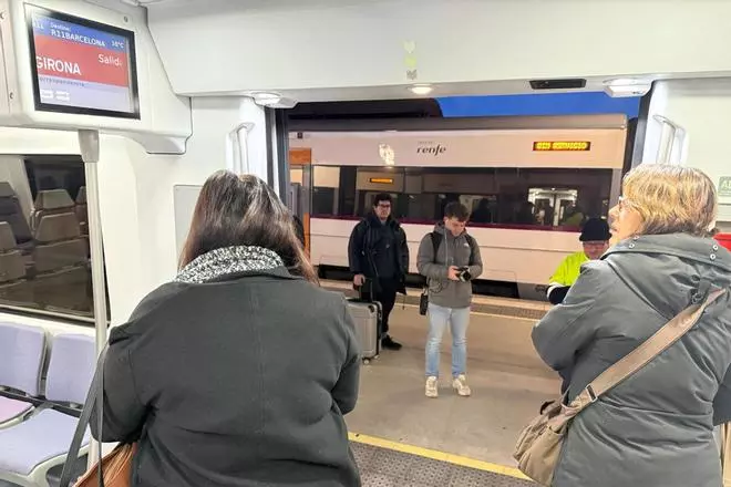 Les imatges de l'estació de Girona aquest dilluns al matí
