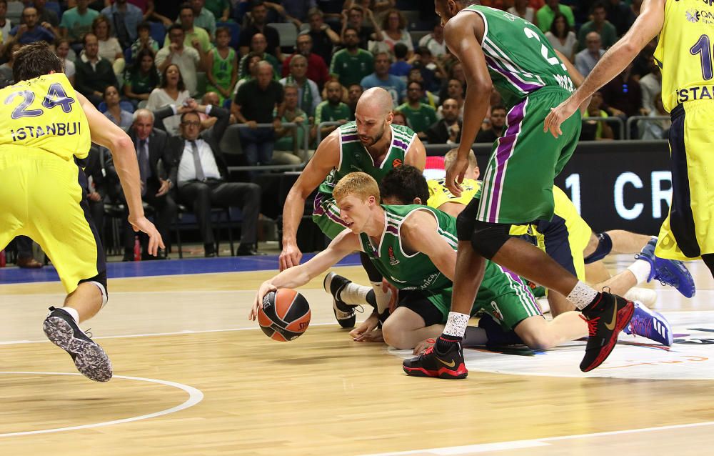 Una espectacular remontada en el último cuarto permite al Unicaja estrenarse en la Euroliga con un triunfo de prestigio que demuestra que los verdes están preparados para luchar por todo