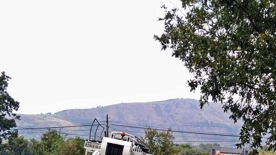 Vuelca un camión que transportaba gasóleo