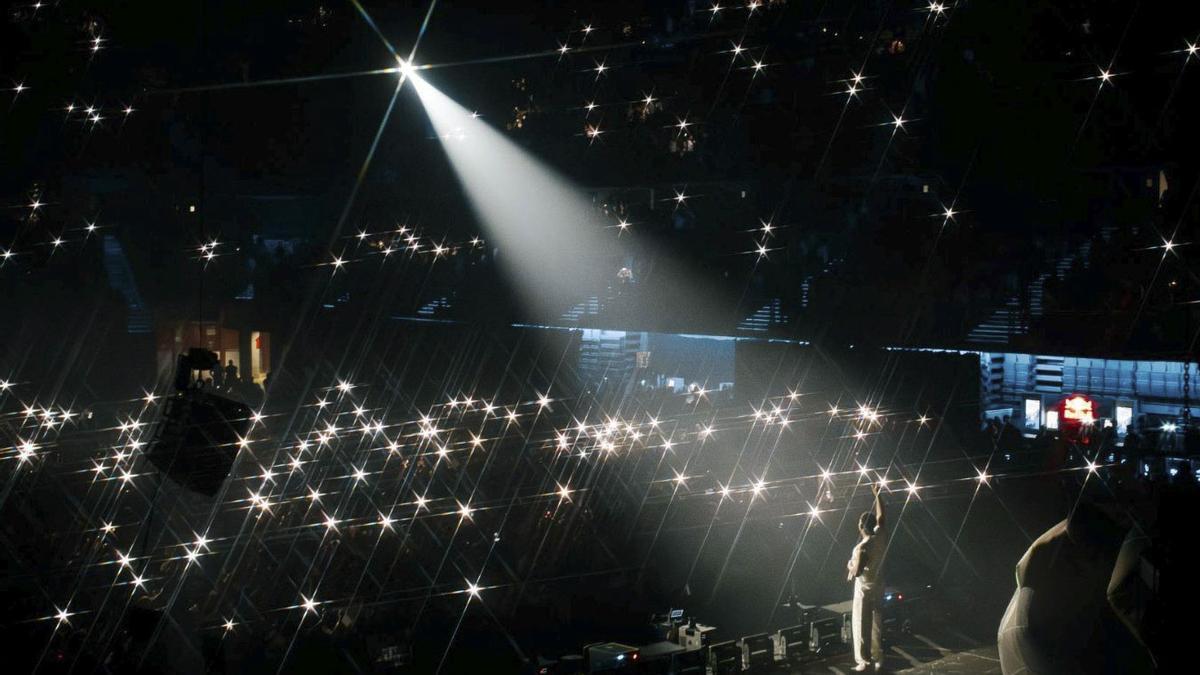 El Movistar Arena interrumpe el concierto de Myke Towers por superar el límite de sonido
