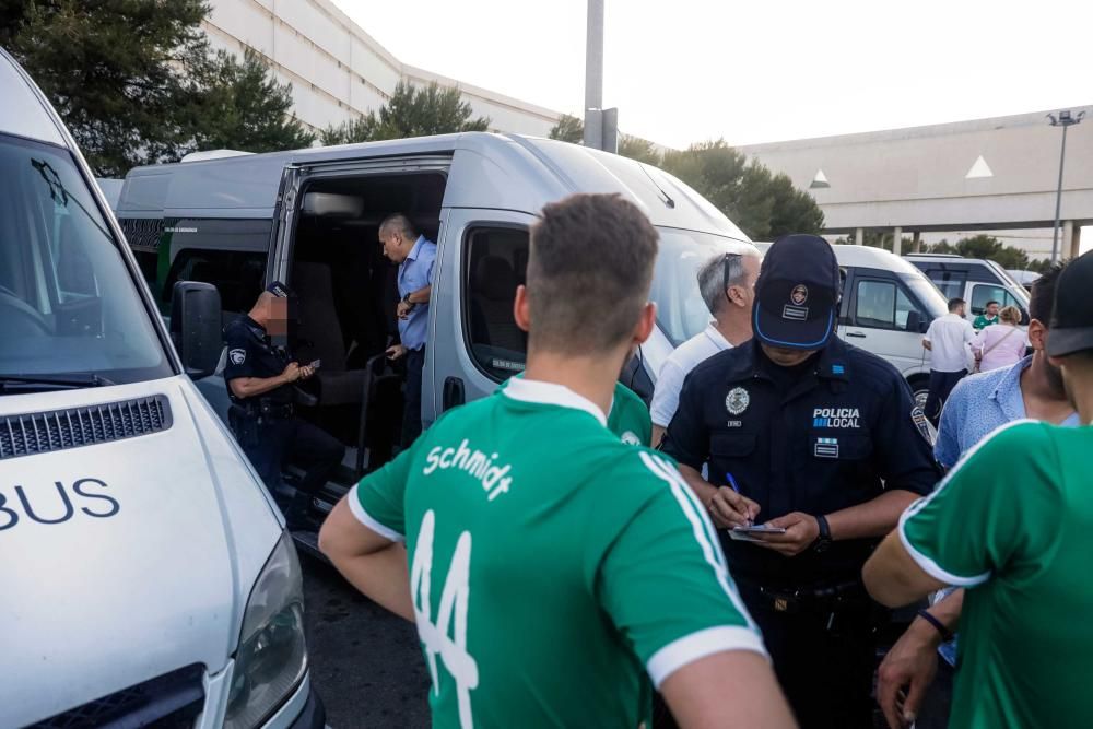 Los taxistas del aeropuerto suspenden sus servicios en protesta por la piratería