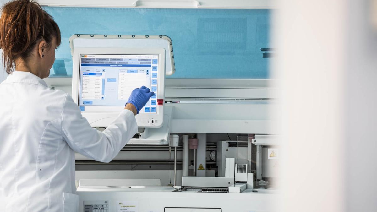 Las clínicas de fertilidad emplean técnicas como la congelación los óvulos.