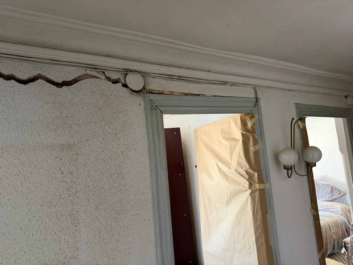 Estas son las grietas del edificio que tuvo que ser desalojado en el centro de Zaragoza