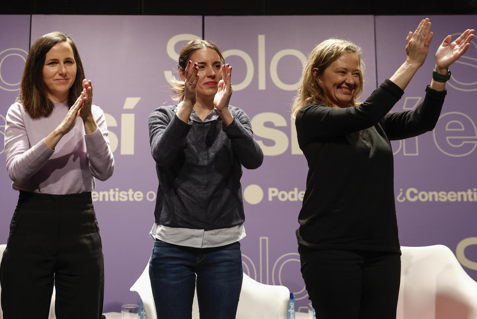 Ione Belarra, Irene Montero y Vicky Rosell en un acto.