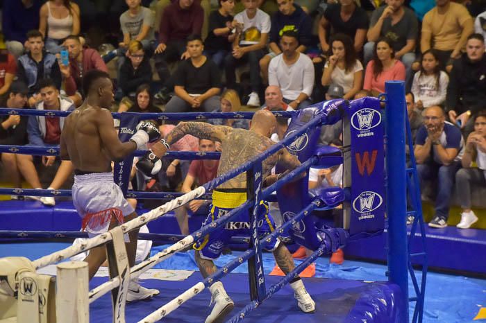 Velada de boxeo en La Gallera