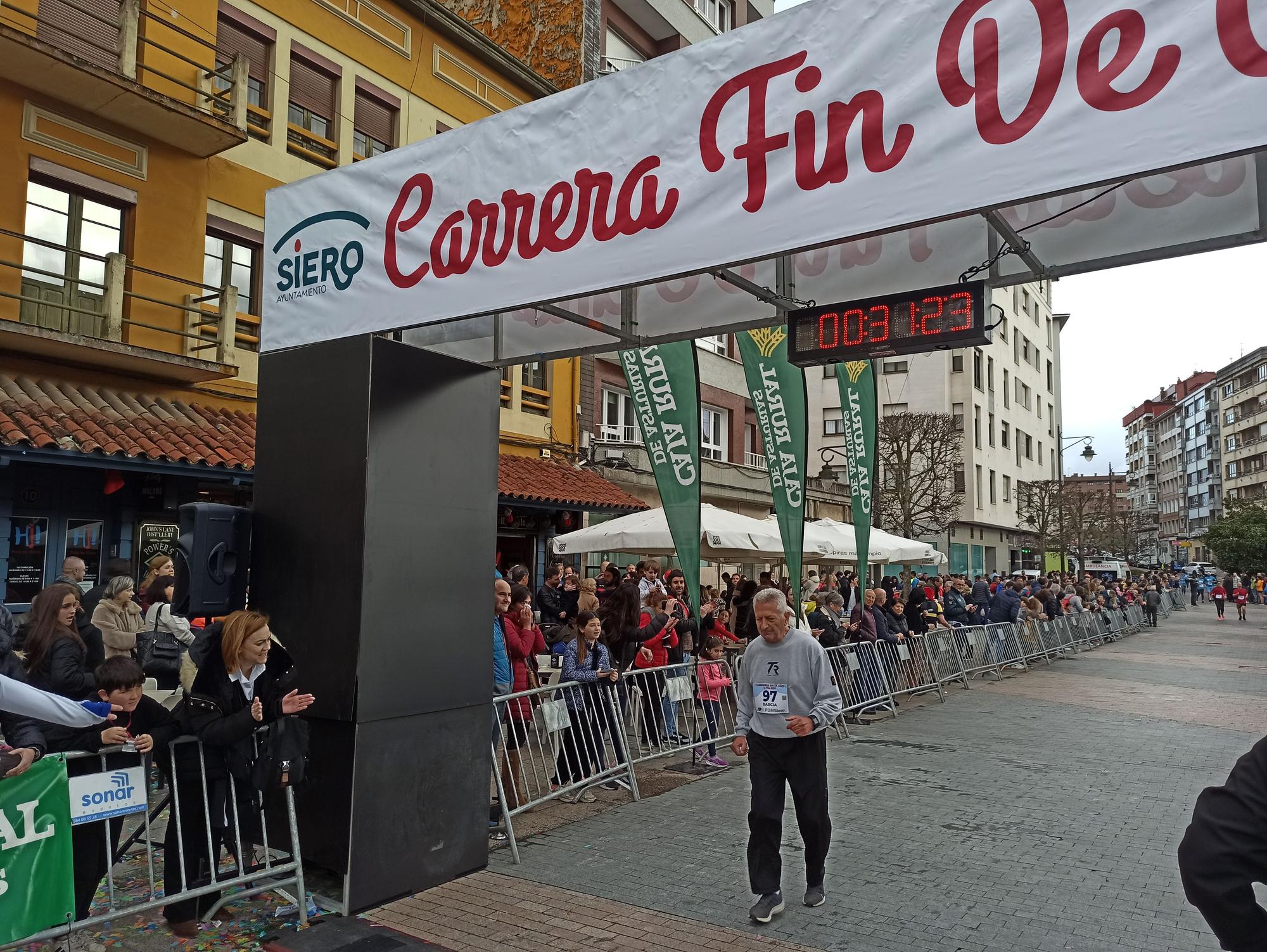 Casi 1.500 participantes disputan la carrera de Fin de Año de Pola de Siero