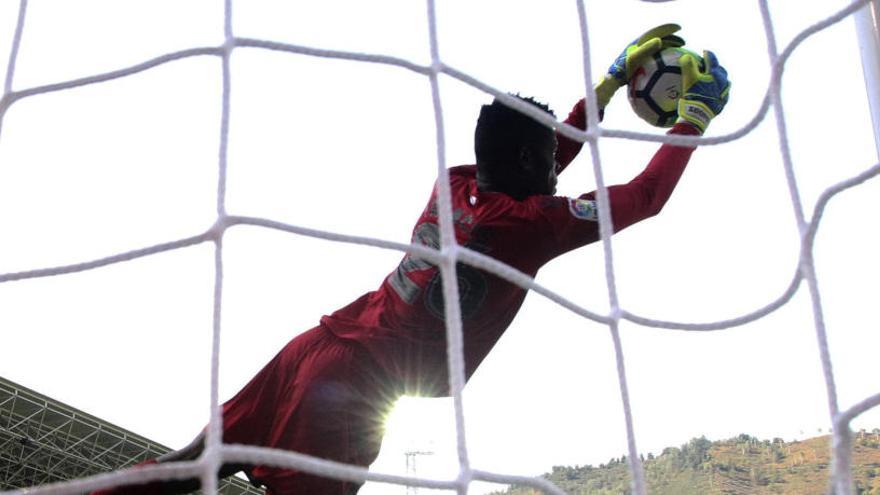 Francis, tras perder la titularidad en la Copa del Rey, tampoco jugará en Liga