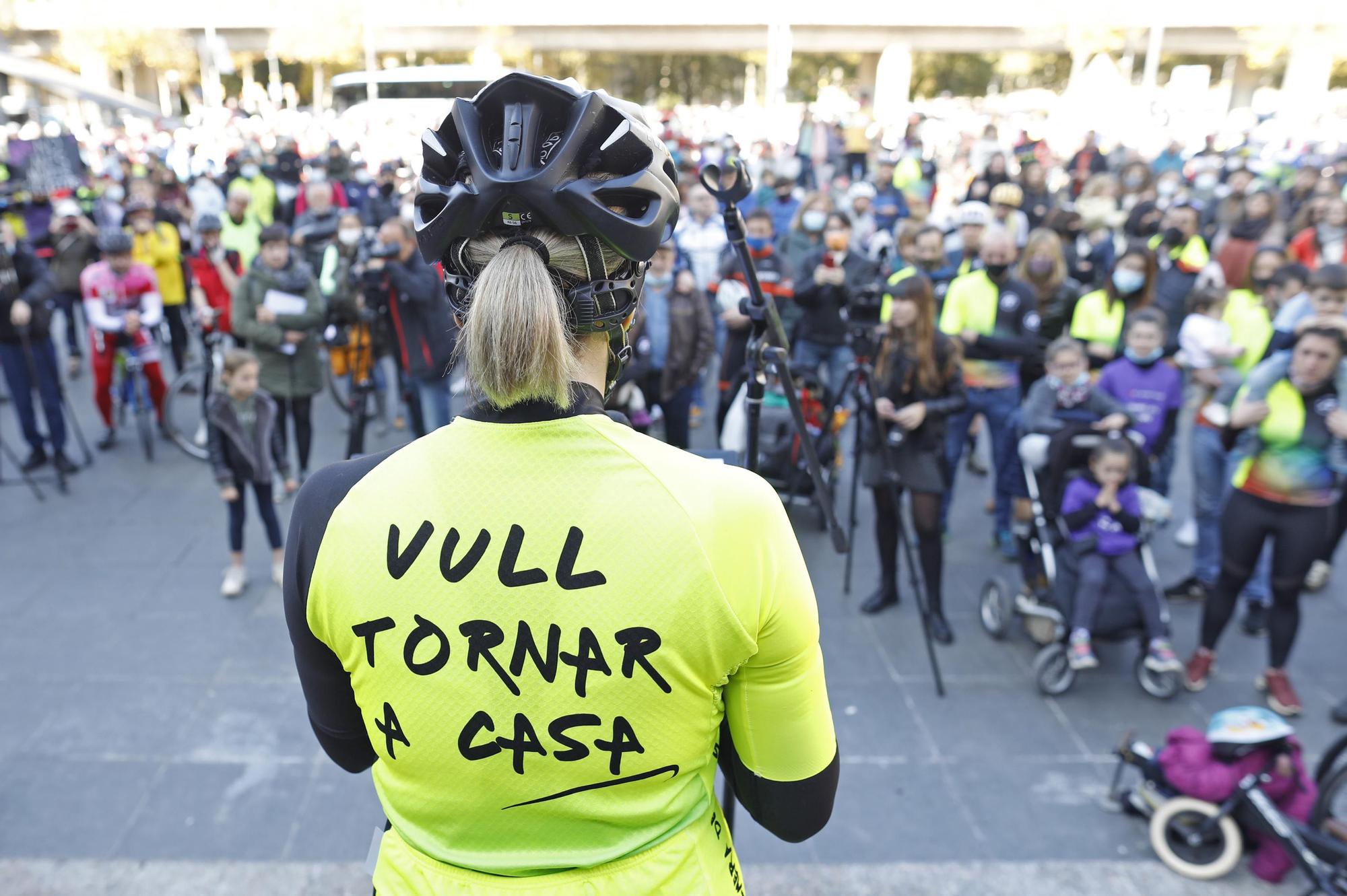 Un miler de persones diuen adeu a la ciclista de Girona atropellada mortalment per un conductor begut