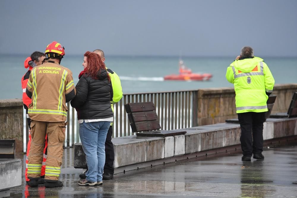 La víctima, de 22 anos, entró por su propio pie en el agua sobre las seis de la madrugada.