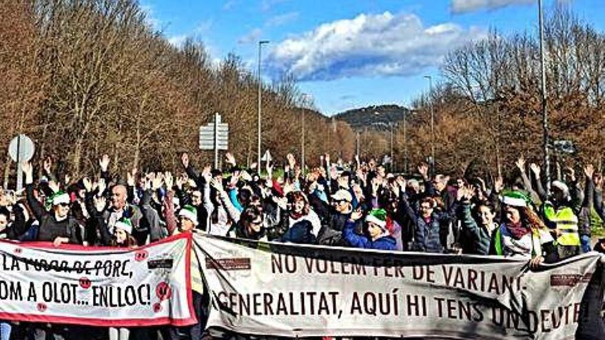 Una de les últimes manifestacions de la plataforma «No és un vial, és un carrer».