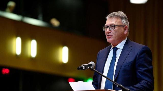 Bruselas inicia consultas para establecer un salario mínimo europeo