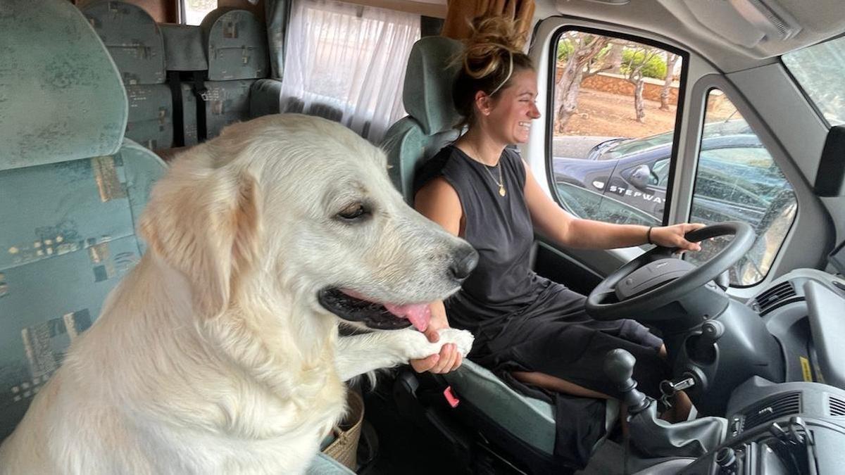 Una funcionaria mallorquina que vive en una autocaravana por la crisis de vivienda: "A los jóvenes como yo no nos queda otra"