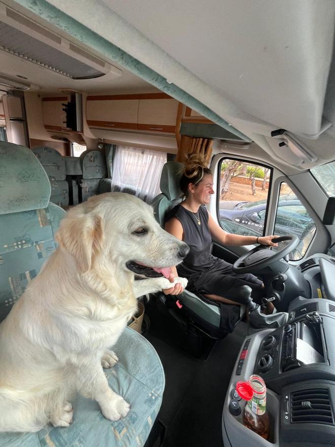 Una funcionaria mallorquina que vive en una autocaravana por la crisis de vivienda: "A los jóvenes como yo no nos queda otra"