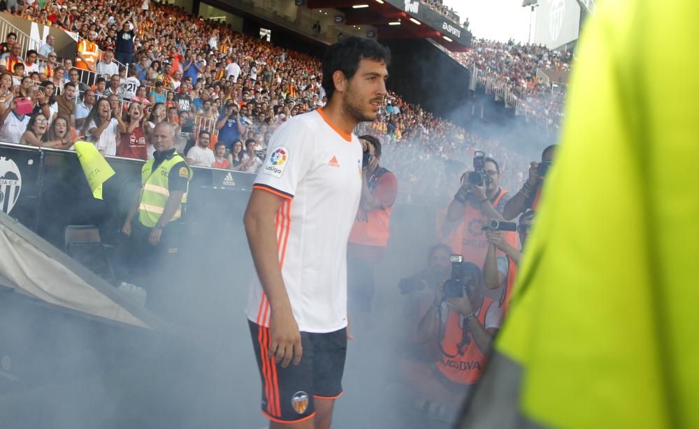 Todas las imágenes de la presentación del Valencia 2016/17