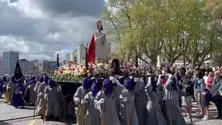 VÍDEO: Gijón pone el broche de oro a la Semana Santa con la procesión del Domingo de Resurrección