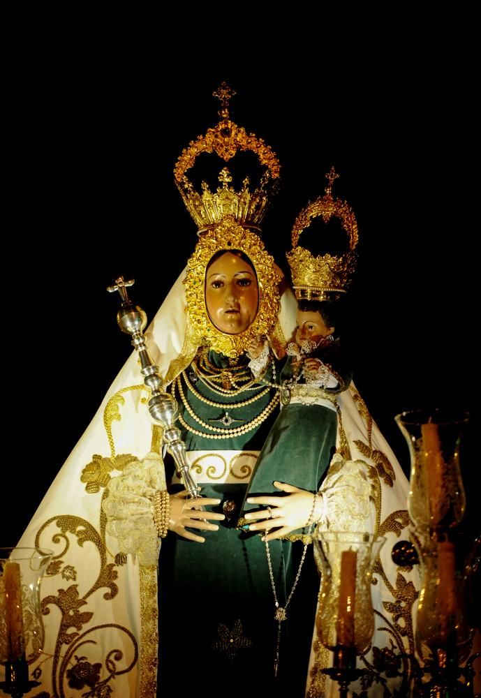 Tarde cofrade con la Reina de los Ángeles, la Virgen de Araceli y el Niño Jesús de Praga