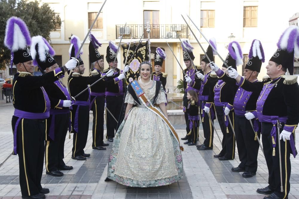 Beatriz Díaz con los granaderos de toda la vida