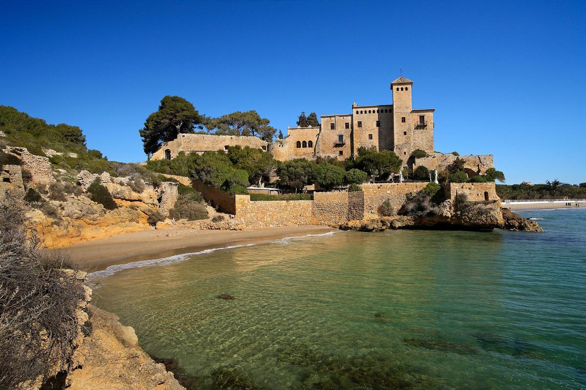 Antiguo pueblo y castillo de Tamarit, s. XII.Tarragona, Tarragona.