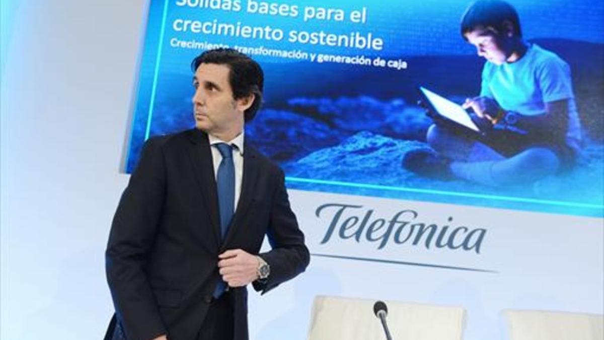 El presidente de Telefónica, José María Álvarez-Pallete, llega a la rueda de prensa, ayer en Madrid.