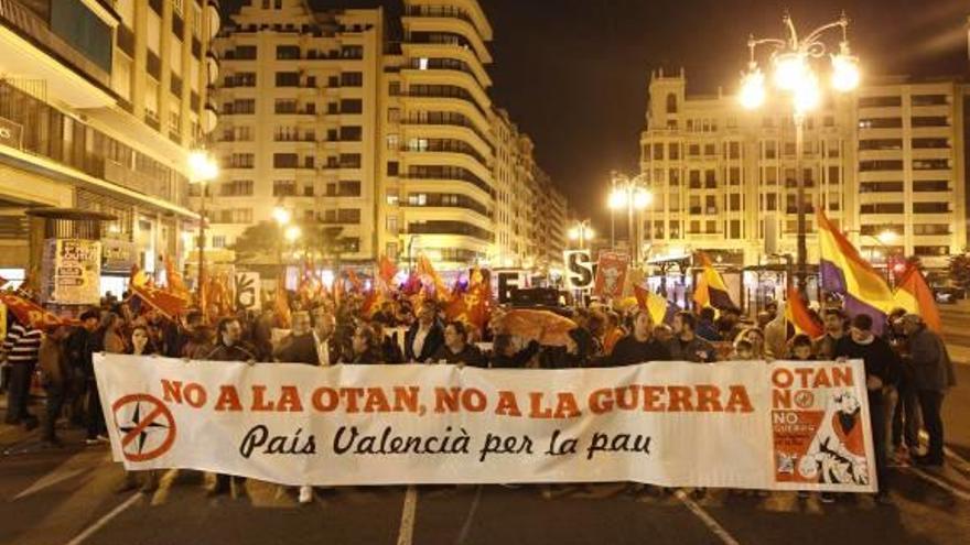 Colectivos protestan contra las maniobras de la OTAN