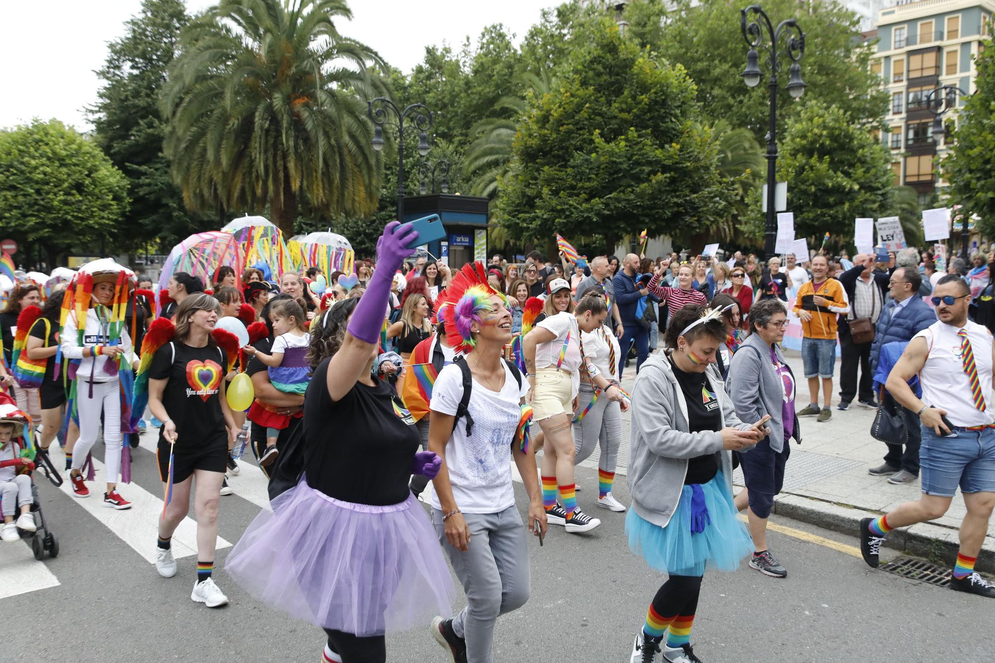 En imágenes: así fue la manifestación del orgullo LGTB en Gijón