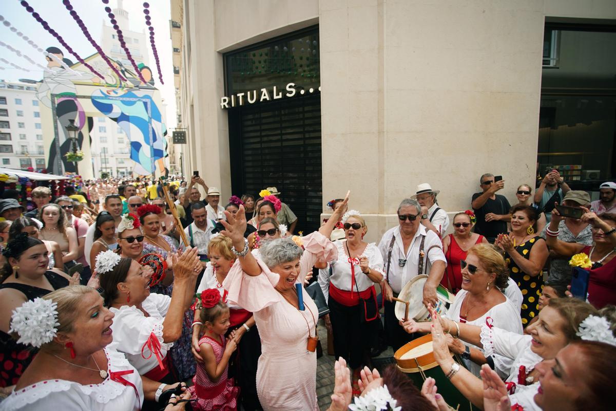 El buen ambiente caracteriza la Feria de Málaga según describen los que asisten a ella