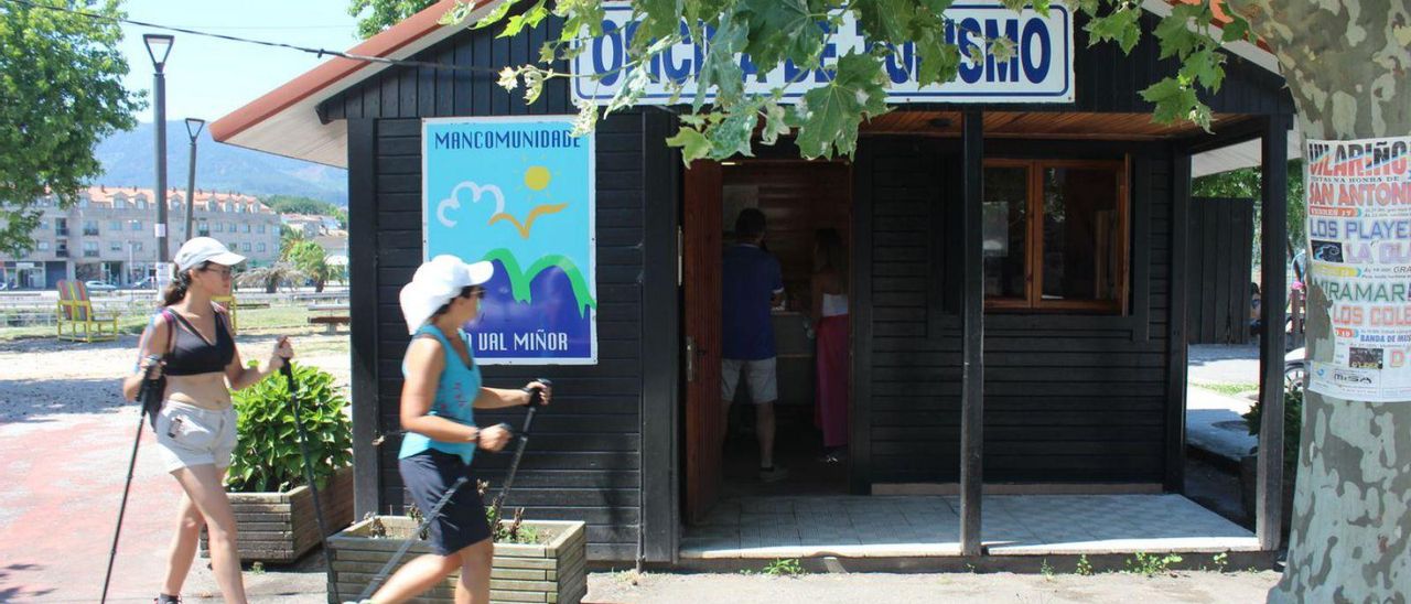 Oficina de atención al peregrino ubicada en la alameda de San Campio, en A Ramallosa.