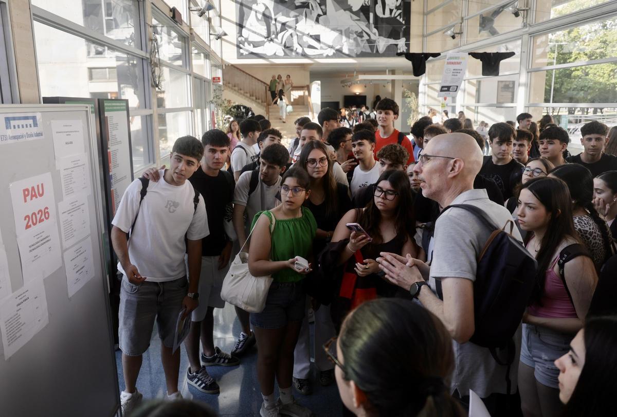 Así está siendo la primera jornada de exámenes PAU en València