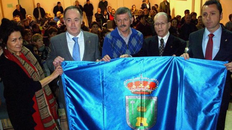 Sánchez, Llosa, Miranda, Bueres y Ruiz de Bucesta, con el escudo de Viella.