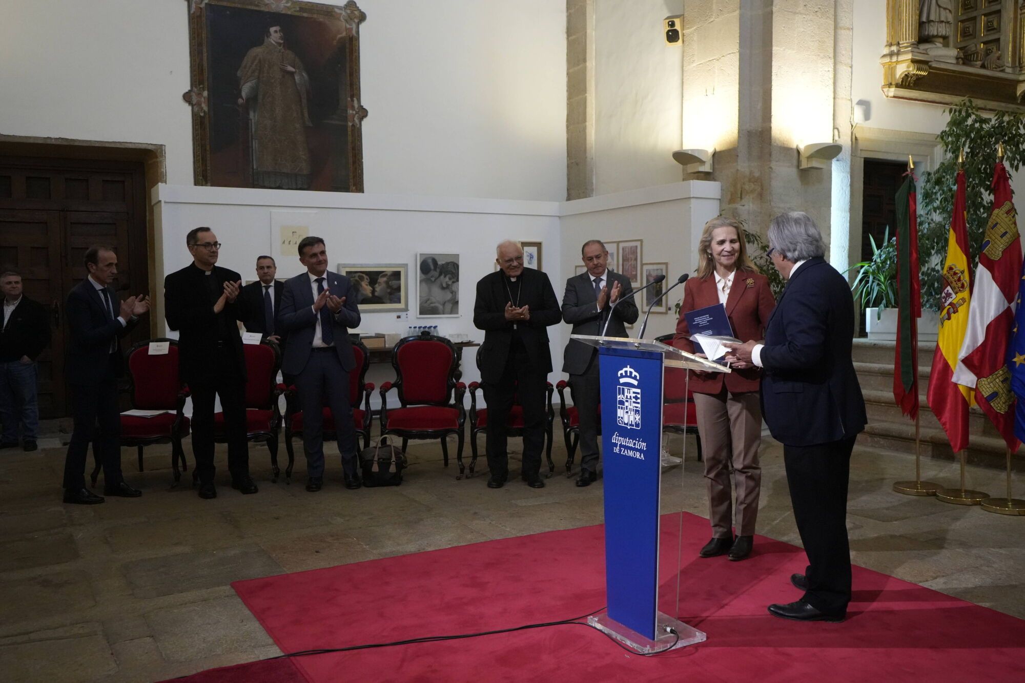 GALERÍA | La visita de la infanta Elena a Toro y Zamora, en imágenes