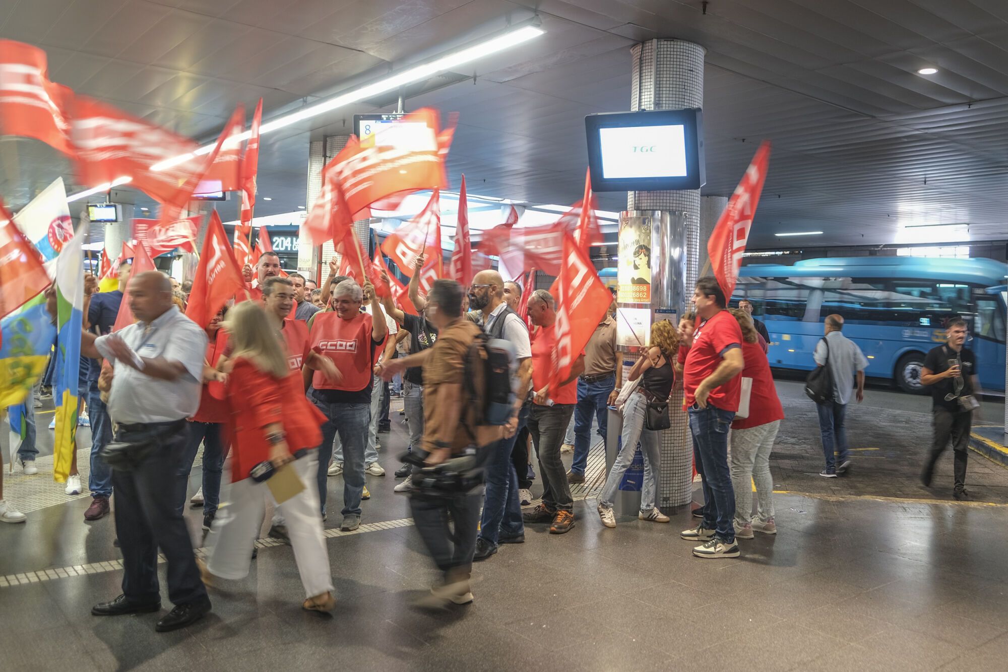 Primera jornada de huelga de los guagüeros del transporte interurbano en Gran Canaria