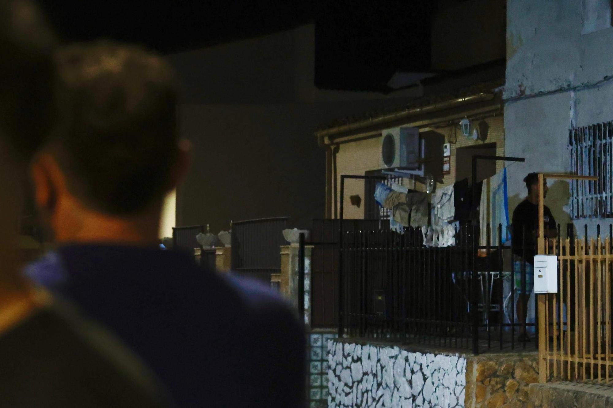 Vecinos de Turís patrullan por tercera noche las calles ante la inseguridad