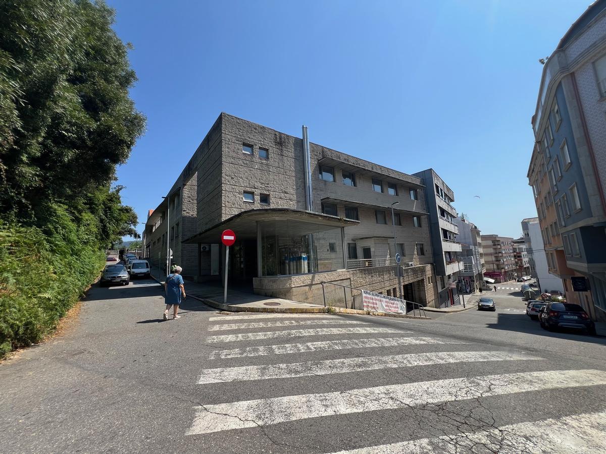 Una vista del exterior del centro de salud de Cangas.