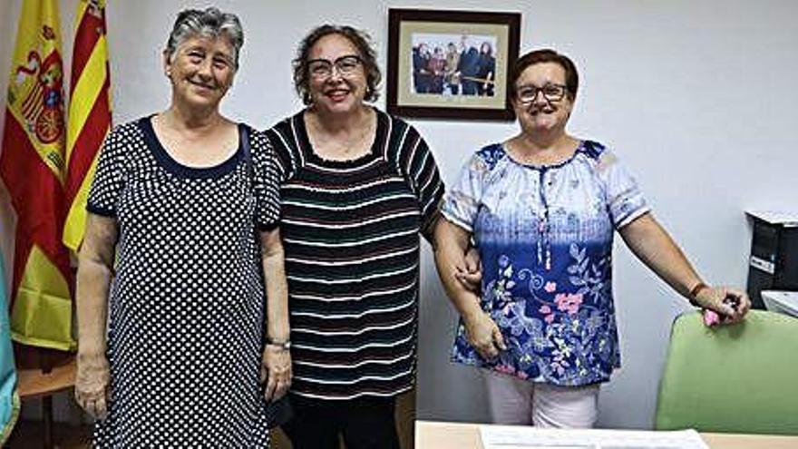 Algunas de las socias que ayer por la mañana estaban en el centro de mayores de Cala de Bou.