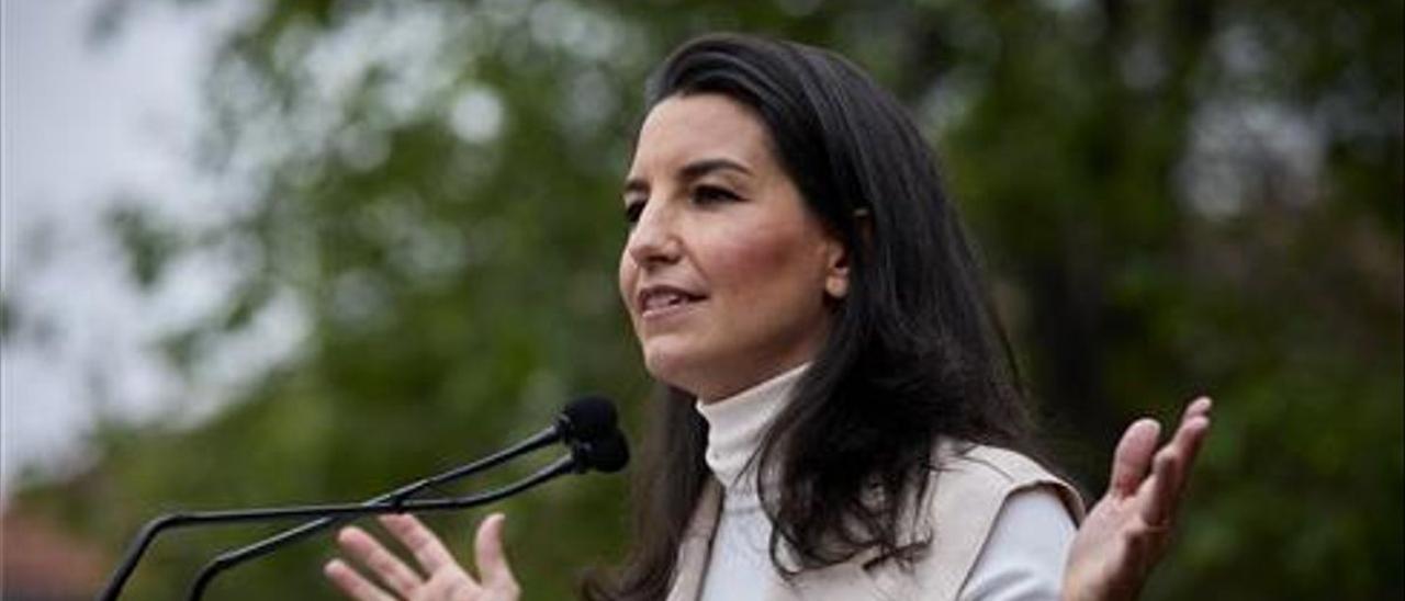 Rocío Monasterio, en un acto de campaña, en Alcalá de Henares.