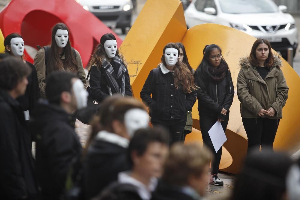 Flashmob «Per dignitat. Cap persona sense llar»