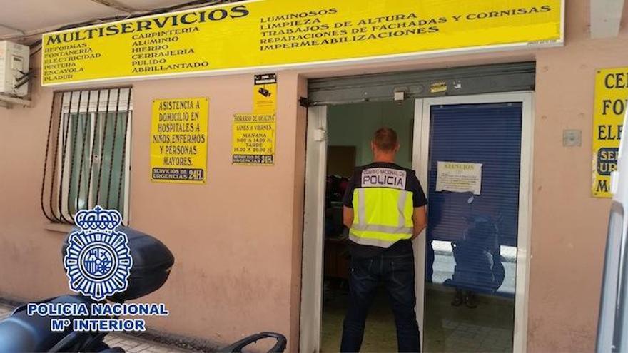 Detenidas 52 personas por presunta responsabilidad en los delitos de falsedad documental, contra la Hacienda Pública y la Seguridad Social.