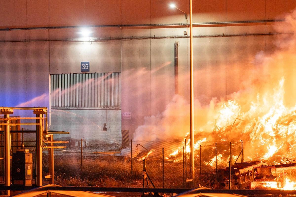 Imagen del incendio que se originó el pasado domingo.