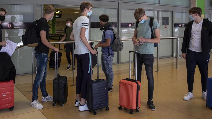 L&#039;arribada dels primers turistes a l&#039;aeroport de Girona a principis d&#039;aquest mes de juny