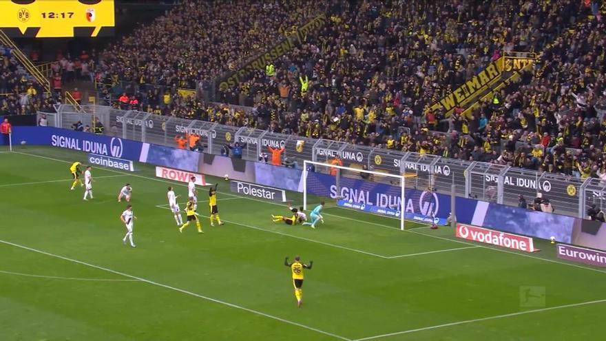 Adeyemi abre la lata ante el Augsburgo